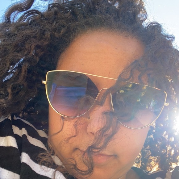 Meet your Posher, Maia - Picture 1 of 1